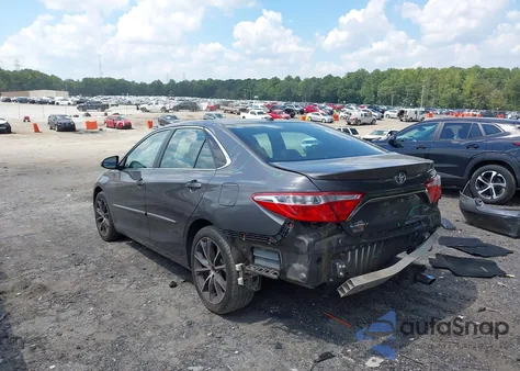 2016 Toyota Camry Xse z USA, uszkodzony, nr VIN 4T1BF1FK4GU216681